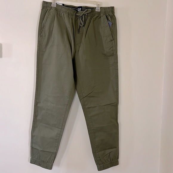 Gap Twill Jogger. Size Large - Picture 2 of 8